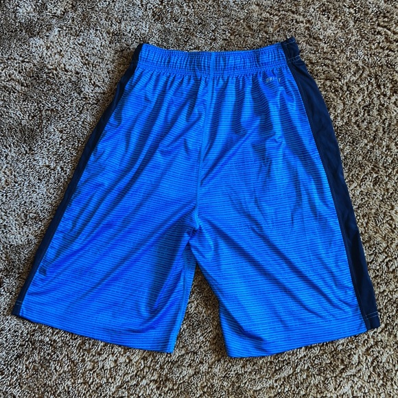 Men’s Nike Basketball Shorts - Picture 2 of 3